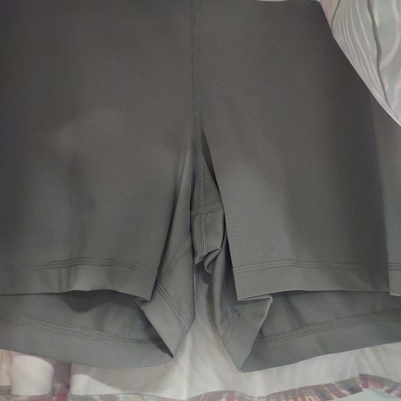 Ideology skort 1X 2X 3X - Picture 4 of 4